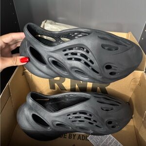 Adidas Yeezy foam runners